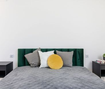 Nowoczesny apartament z dużym tarasem 85 m² - Photo 1