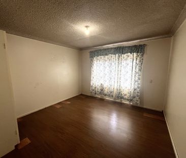 Charming Two-Bedroom Unit in Hillston Mainstreet - Photo 2