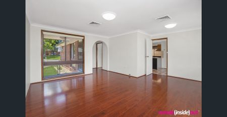 Updated 4 bedroom family home, short walk to train - Photo 2