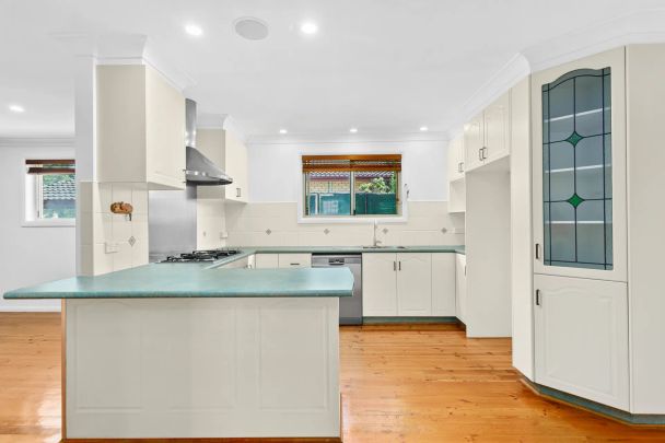 15 Pendlebury Parade, Woonona. - Photo 1