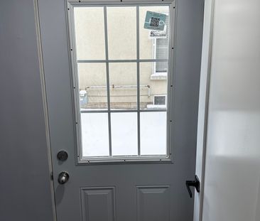 For Lease - 560 Stonehenge Drive, Hamilton, Ontario - Photo 6