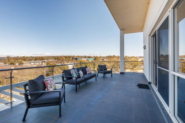 Elevated Luxury Living in Belconnen's Prestigious Oracle Complex - Photo 1