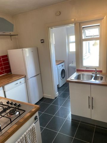 2 Bed Flat, Leverson Street, SW16 - Photo 5