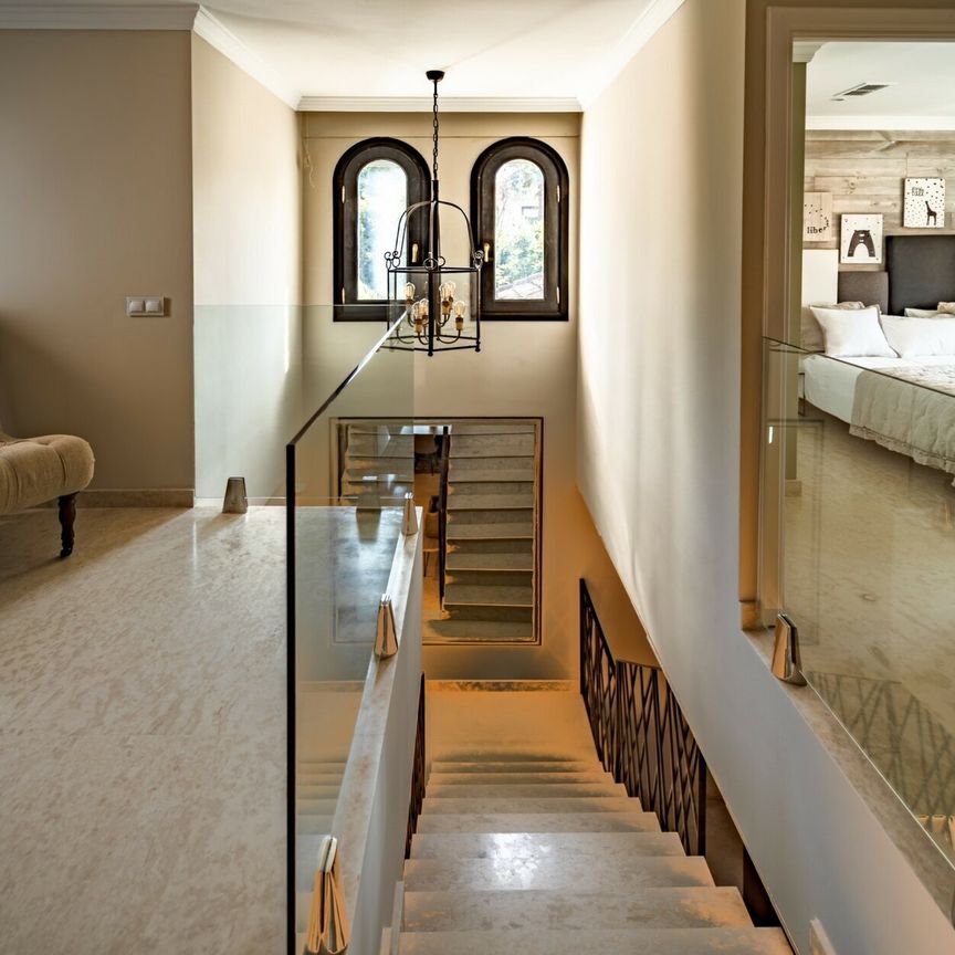 Villa with Sea Views for Rent in Nueva Andalucia - Photo 1