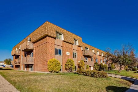 - 2 Bedroom at Borden Place Apartments - Photo 5