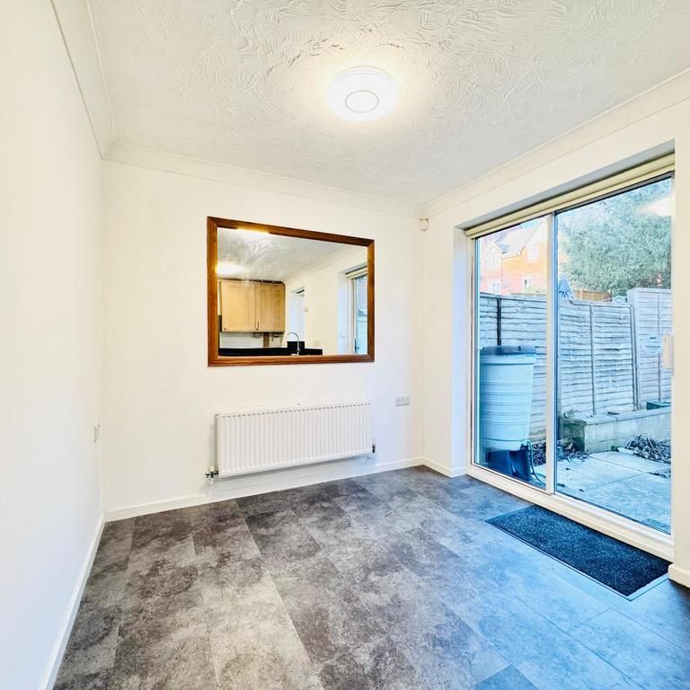 1 bedroom in a house share to rent - Photo 1