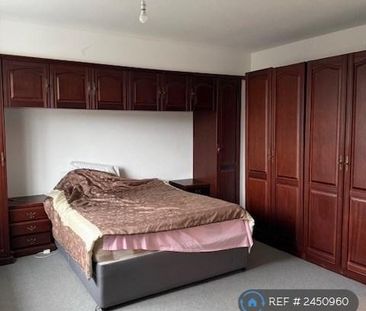 4 bedroom detached house to rent - Photo 4