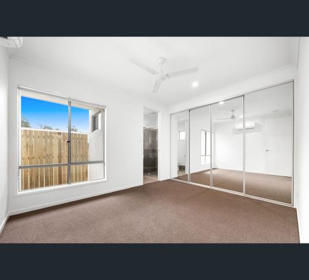 8 Retreat Place, Pallara, Qld 4110 - Photo 2