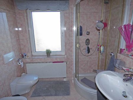 Geräumige 3-Zimmer-Wohnung mit großem Sonnenbalkon im Zweifamilienhaus - Photo 4