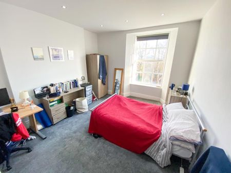 4 bedroom flat to rent - Photo 5