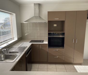 Property Management35 Chesterfield Way, Orewa - House for Rent - Photo 1