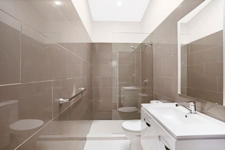 DETACHED 2 BEDROOM FLAT - Photo 4