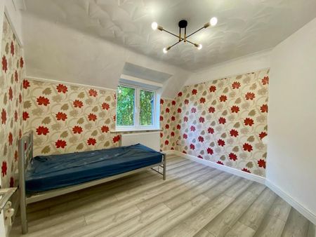 9 bedroom detached house to rent - Photo 3