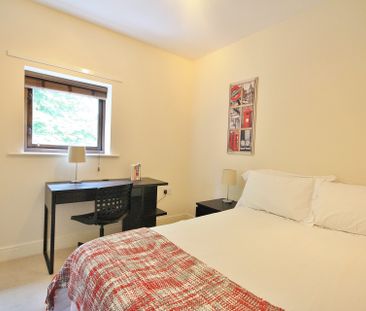 Scoles Green, Normans Buildings, Norwich - Photo 4