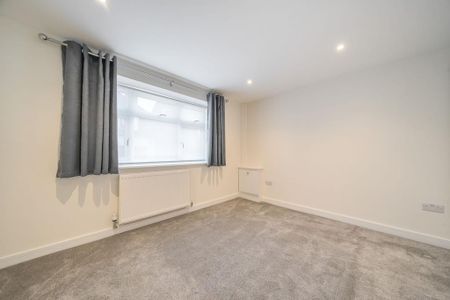 1 bedroom ground floor flat to rent - Photo 3