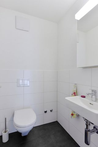 Wunderschöne Wohnung mit zwei Balkone - Photo 4