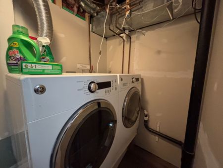 For Lease - 143 Belgravia Avenue Unit# Main, Toronto, Ontario - Photo 2