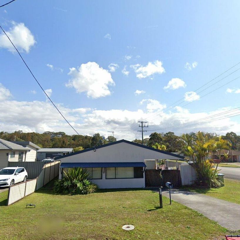 Coastal Living in Popular Location - Photo 2