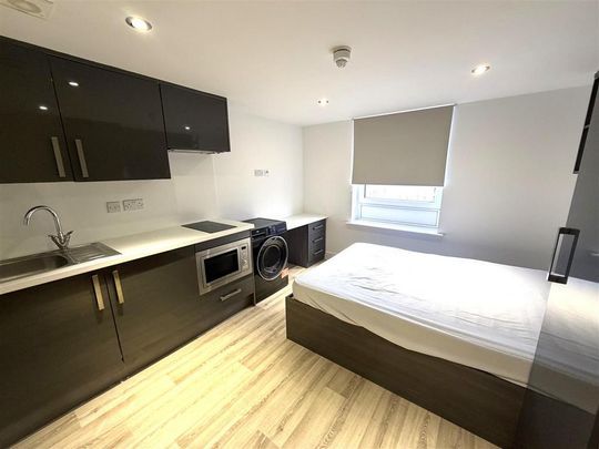 Studio to rent - Photo 1