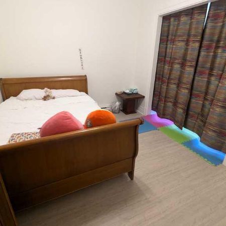 3 1/2 sur la 1ère avenue - Photo 3