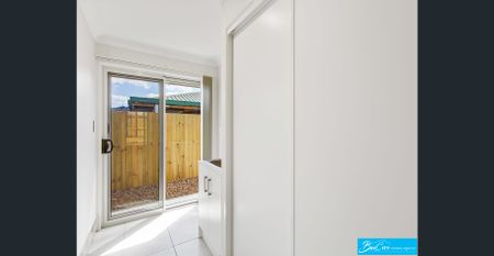 Near new 4 Bedroom low set property with Solar Power and Crime safe screens! - Photo 5