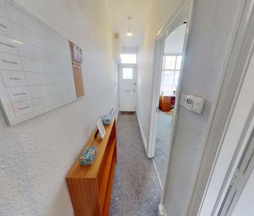 4 bedroom semi-detached house to rent - Photo 4