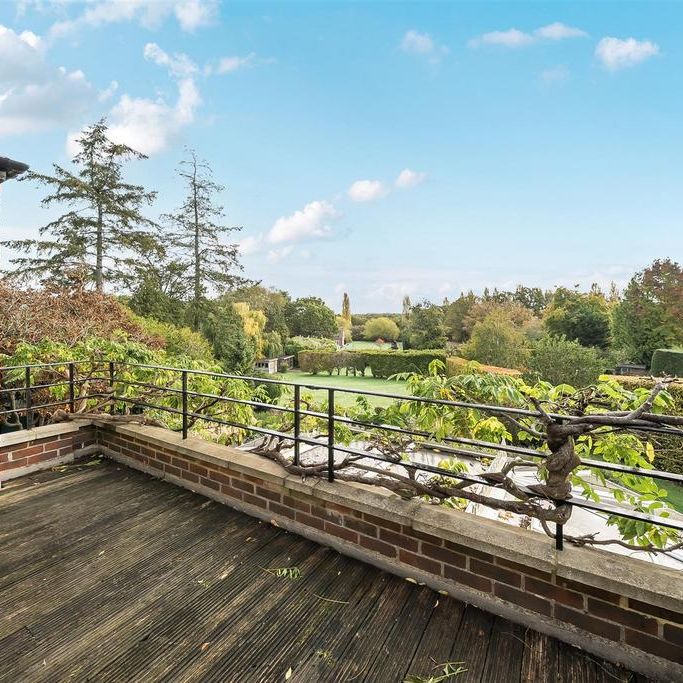 5 bedroom detached house to rent - Photo 1