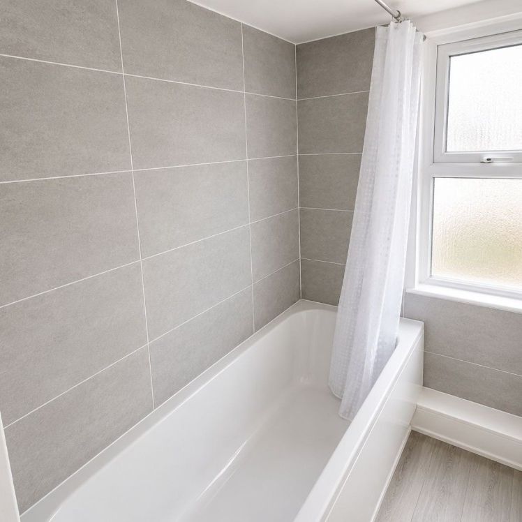 2 Bed Maisonette, Green Street, E13 - Photo 1