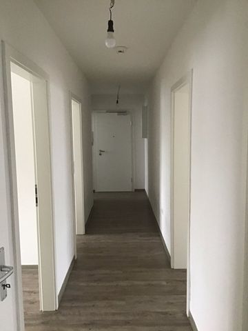 Schöne Wohnung: 4-Zimmer-Wohnung saniert mit Balkon - Foto 4