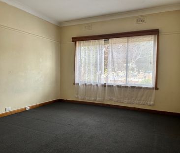 “Neat & Tidy Family Home“ - Photo 4