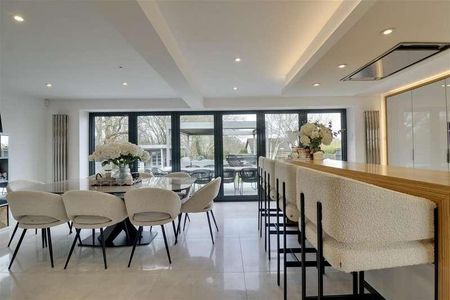 Skylark Meadows, Fareham, PO15 - Photo 3