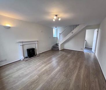 2 bedroom semi-detached house to rent - Photo 2