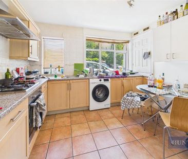 5 bedroom flat to rent - Photo 4