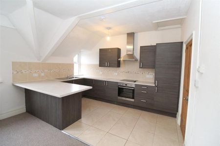 2 bedroom flat to rent - Photo 3