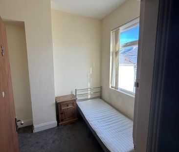 4 bedroom house of multiple occupation to rent - Photo 4