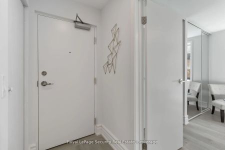 328 Lakeshore Road E #4 - Photo 5