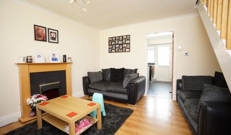 Fairfax Croft Copmanthorpe, York, - Photo 2