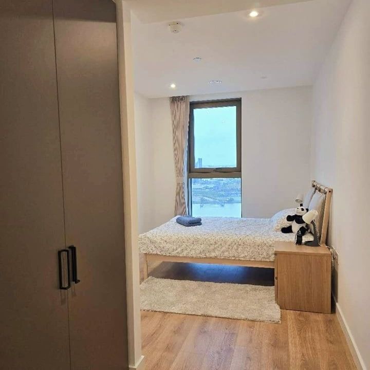 Room in a Shared Flat, Marsh Wall, E14 - Photo 1