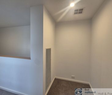 BEAUTIFUL MODERN HOME WITH A VIEW - Photo 4