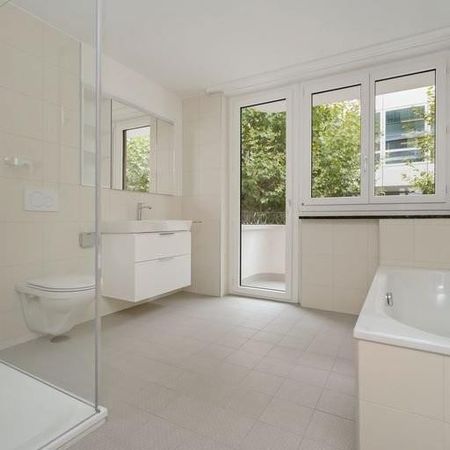 4.5-Zimmer-Wohnung mit vier Balkone im Zentrum von Biel zu vermieten - Photo 5