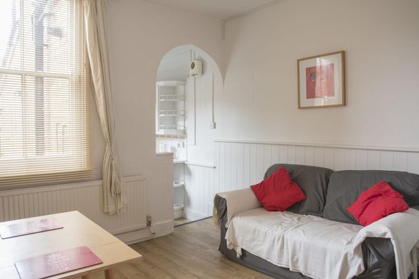 Montague Road (3 bed) - Photo 1