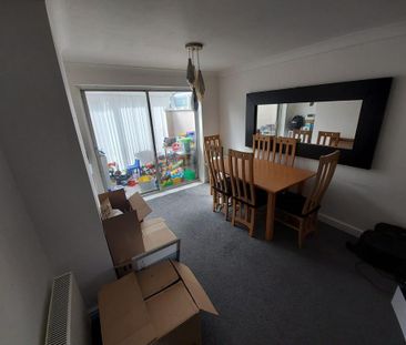 3 bedroom semi-detached house to rent - Photo 5