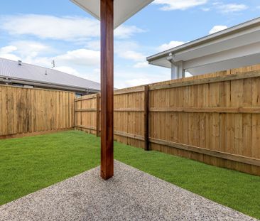 Walk into This Semi/Detached Family Home! - Photo 1