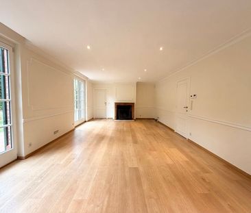 Huis te huur in Kraainem voor € 3.200 met 5 slaapkamers - Photo 1