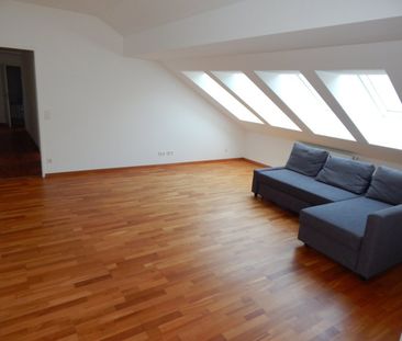 Helle und ruhige Dachgeschosswohnung im Innenhof mit Grünblick - Photo 2