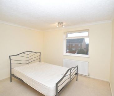 2 bedroom semi-detached house to rent - Photo 4