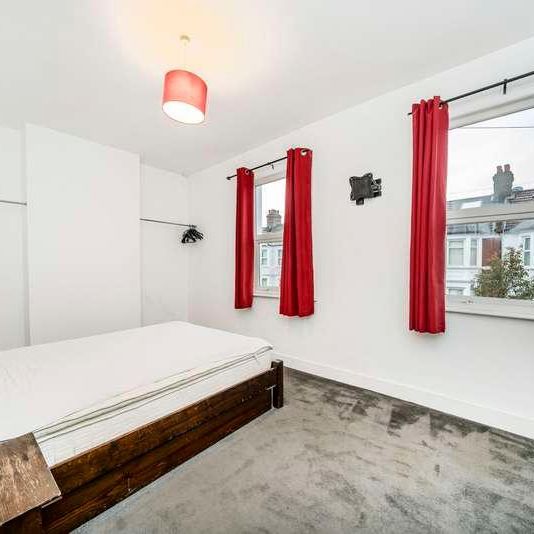 Eastcombe Avenue, Charlton, SE7 - Photo 1