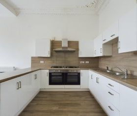 Room at Dalhousie Street, City Centre, Glasgow G3 6PN - Photo 4