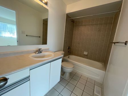 For Lease - 9 Fairglen Avenue Unit# 4, Brampton, Ontario - Photo 5