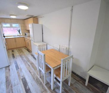 1 bedroom in a house share to rent - Photo 6